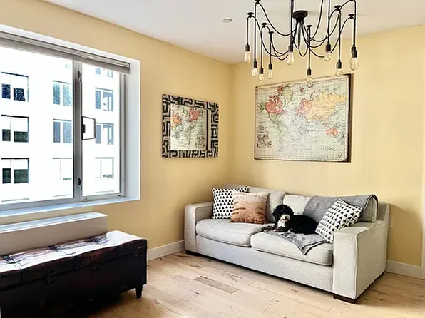 3085 Vernon Blvd APT 4H, Long Island City, NY 11102