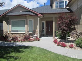 2831 Bay Star Way, Meridian, ID 83642