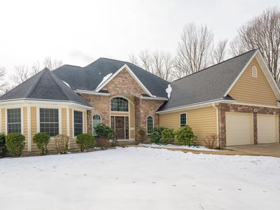 9499 Highland View Dr, Kalamazoo, MI, 49009