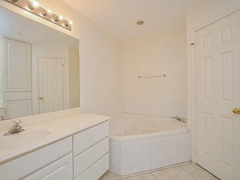 2710 Grants Lake Blvd #I4 — Photo 28