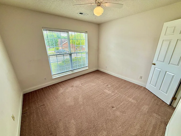1909 Rommel Dr — Photo 17