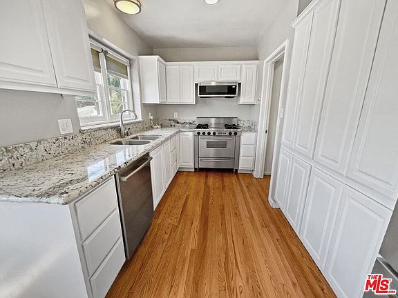 4th image of 650 Corwin Ave #1B