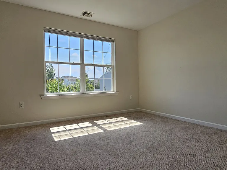 44 Imperial Pl — Photo 12