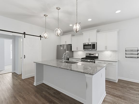3rd image of 100 Sartain St