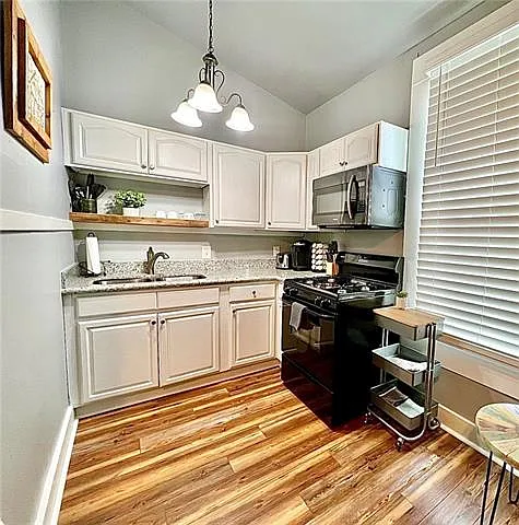 2415 Columbus St #D — Photo 14