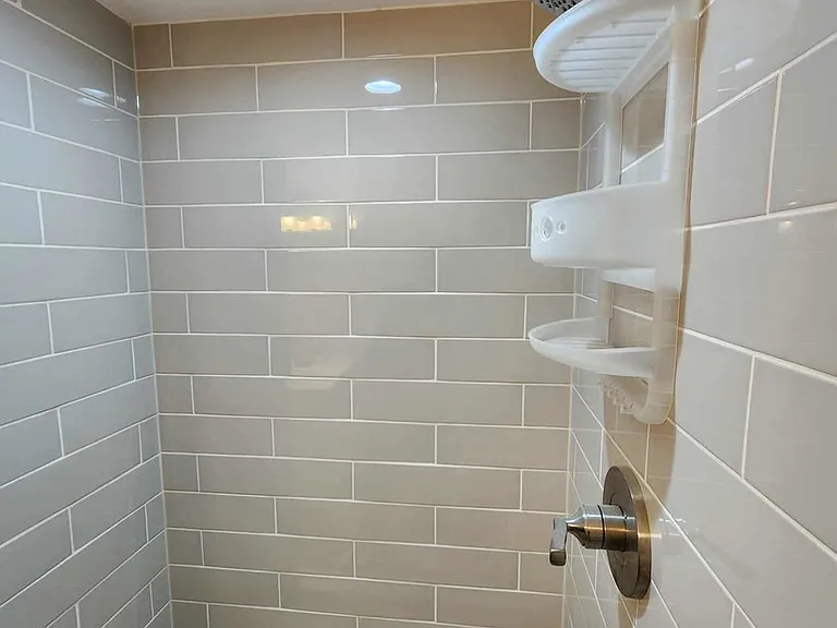 6321 S Eberhart Ave #G — Photo 7