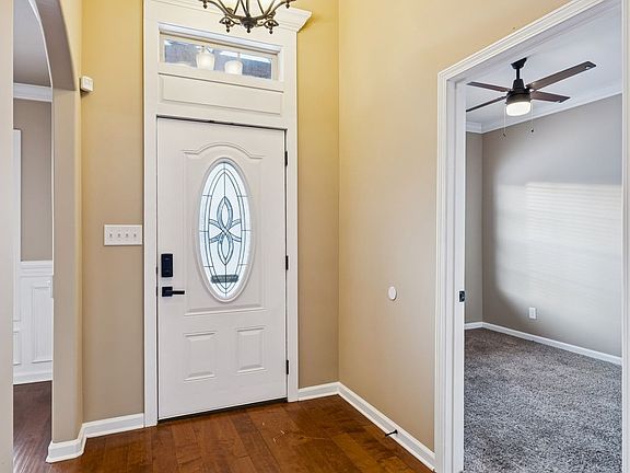 5th image of 2989 McManus Cir