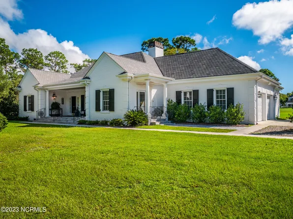 2011 Pembroke Jones Drive, Wilmington, NC 28405