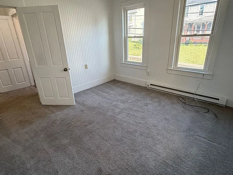 311 E Lamb St — Photo 1