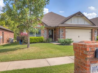 10743 Masters Cir, Jenks, OK 74037