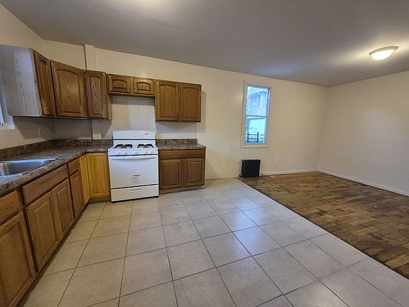 2nd image of 2814 W 35th St #3A