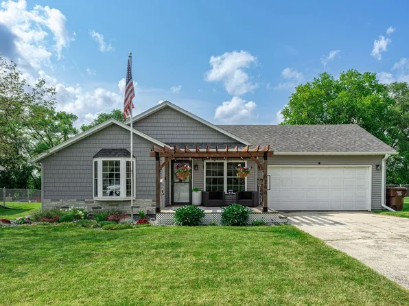 5286 Hutchison Dr, South Beloit, IL 61080