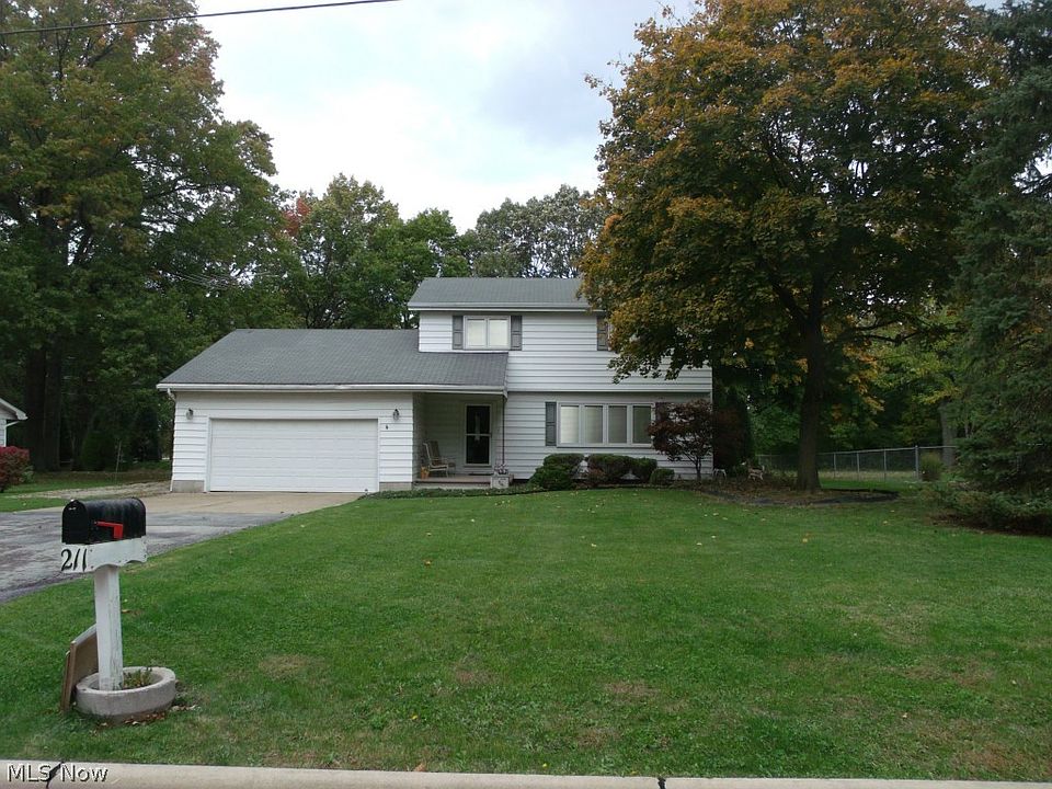 1st image of 211 Sassafras Dr S