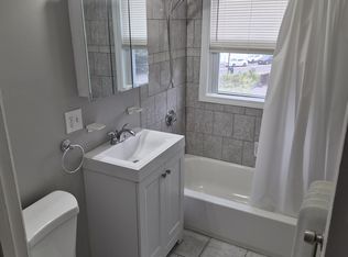 738 River St #3L, Hyde Park, MA 02136