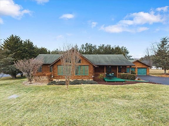 3rd image of 5433 Cougar Trail Rd