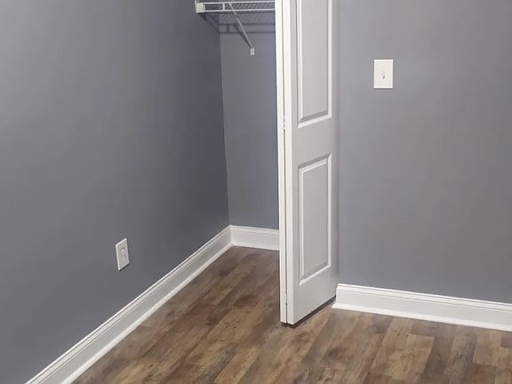 5th image of 2541 W Fayette St