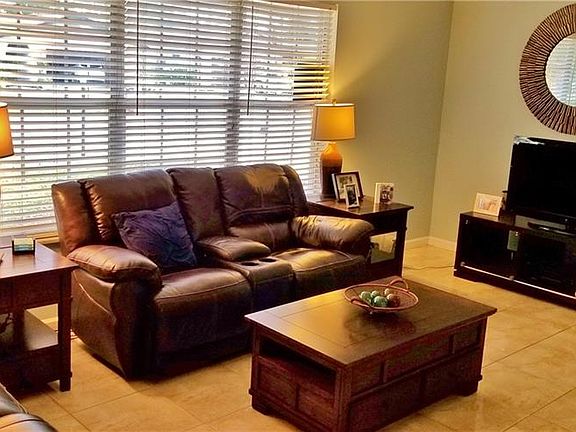 4th image of 812 Mimosa Dr