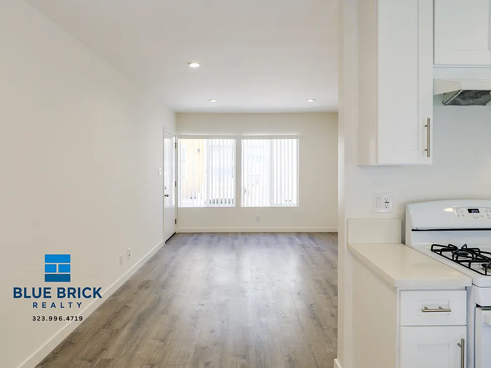 212 W Elk Ave #2