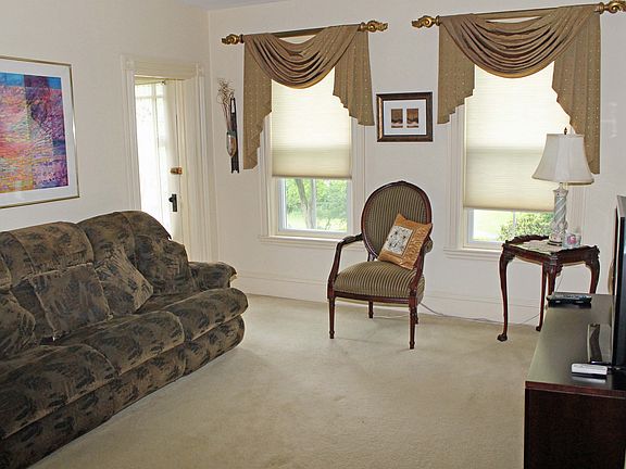 2nd image of 38 Elmwood Park