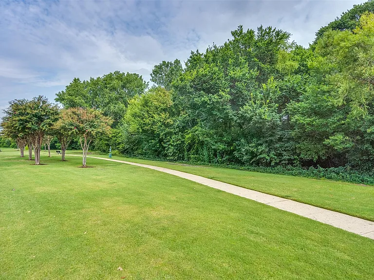 2709 White Dove Dr — Photo 33