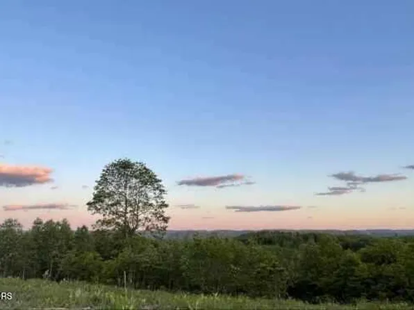 625 County Line Rd, Harrogate, TN 37752