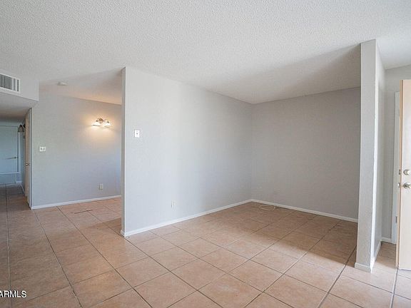 3rd image of 511 N BROWN Avenue