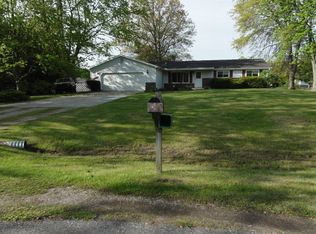 4686 Kingsbury Dr, Port Huron, MI 48060