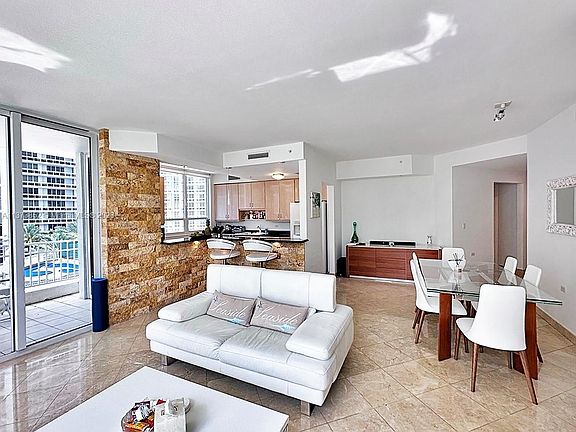 2nd image of 801 Brickell Key Blvd Ph 8