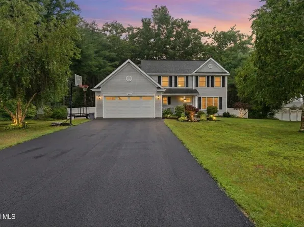 106 Halfmoon Drive, Altamont, NY 12009