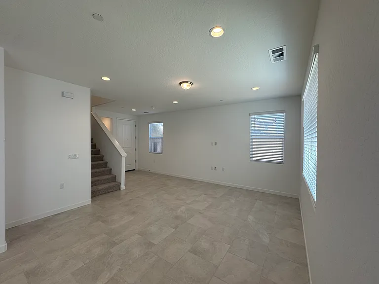 2959 E Ava Dr — Photo 3