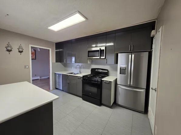14 Winthrop Rd, Edison, NJ 08817