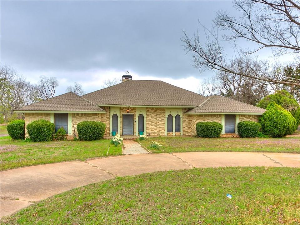 1st image of 326 N Montebella Ter