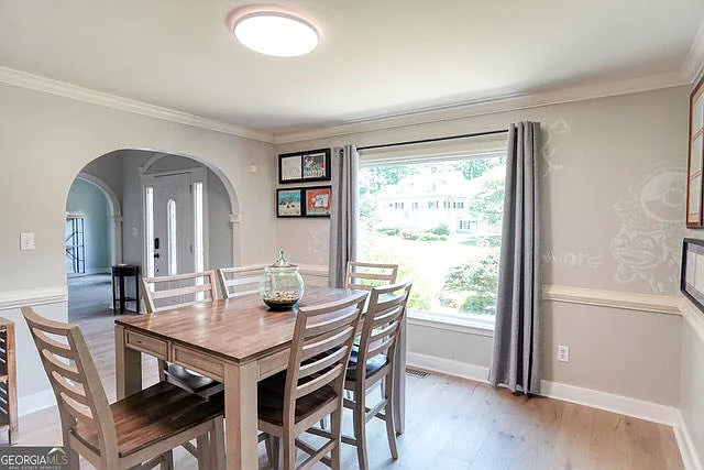 3 bed, 2.5 bath, 2530 sqft, $4,000 — Photo 4