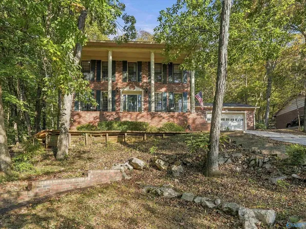 7805 Smoke Rise Rd SE, Huntsville, AL 35802
