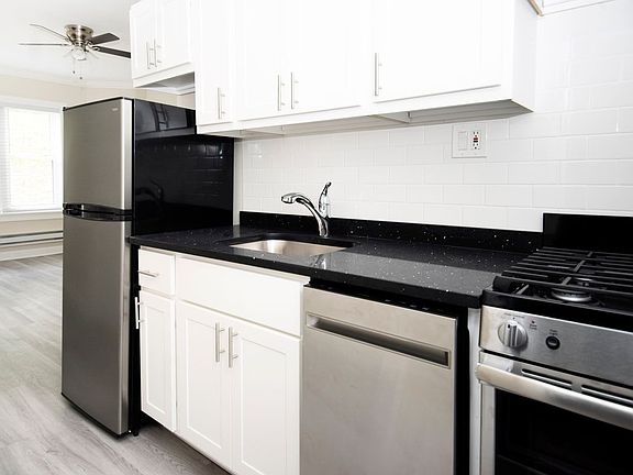 5th image of 646 W Roscoe St #648-2N