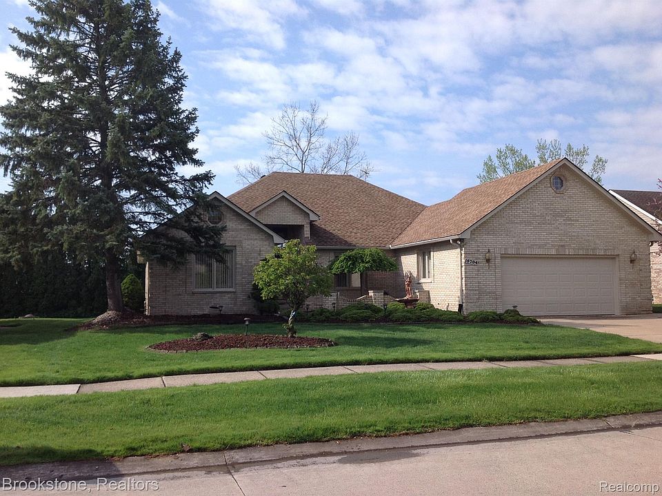 1st image of 15704 Mountainside Dr