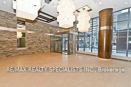 1 Hurontario St #1506 — Photo 3