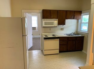 814 E Grove St #4, Bloomington, IL 61701