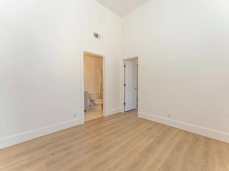 295 Durham St #E — Photo 10