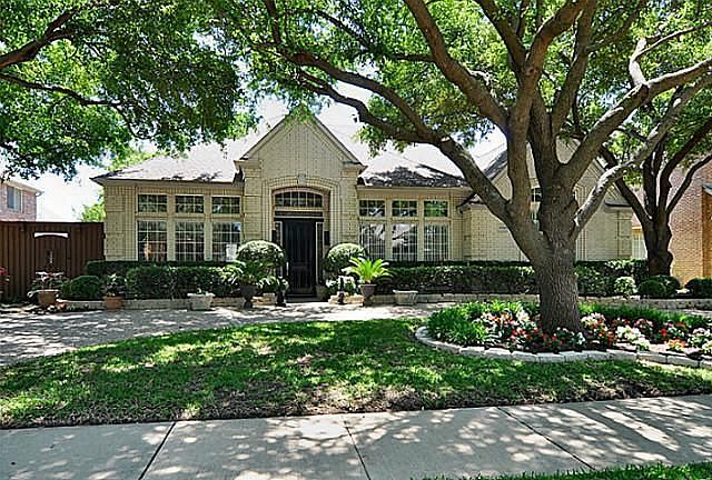 1st image of 4584 Old Pond Dr