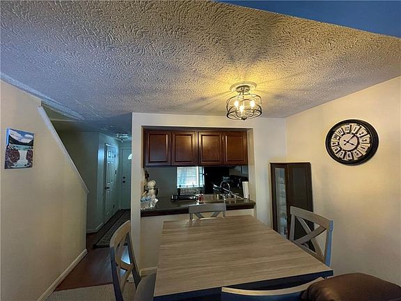 4th image of 926 Lynwood Ct