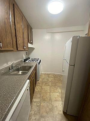 5th image of 75-20 113th St APT 2F