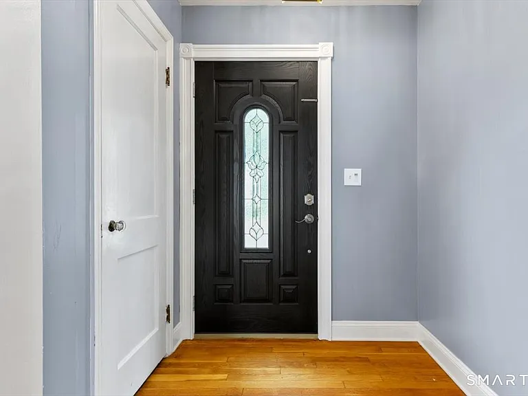106 Winter St — Photo 3