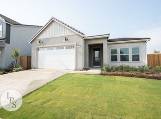 2140 N Osmun Ave, Clovis, CA 93619