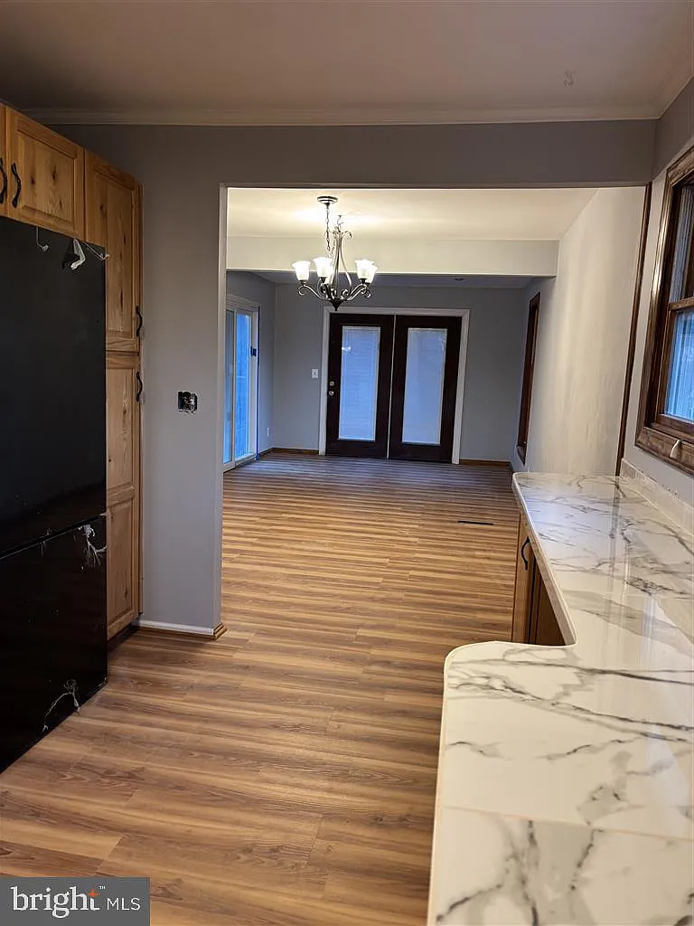 1079 Omar Dr photo 1