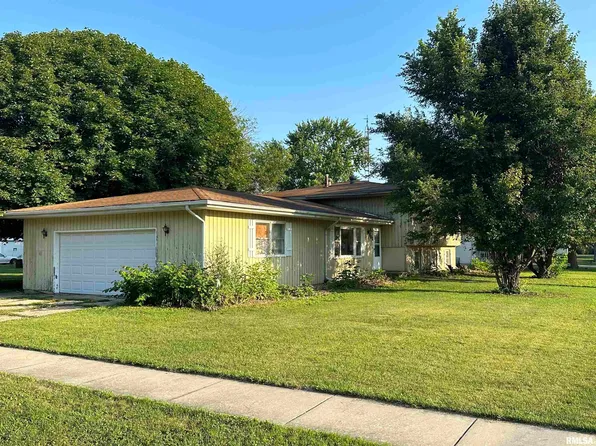 531 High School St, Divernon, IL 62530