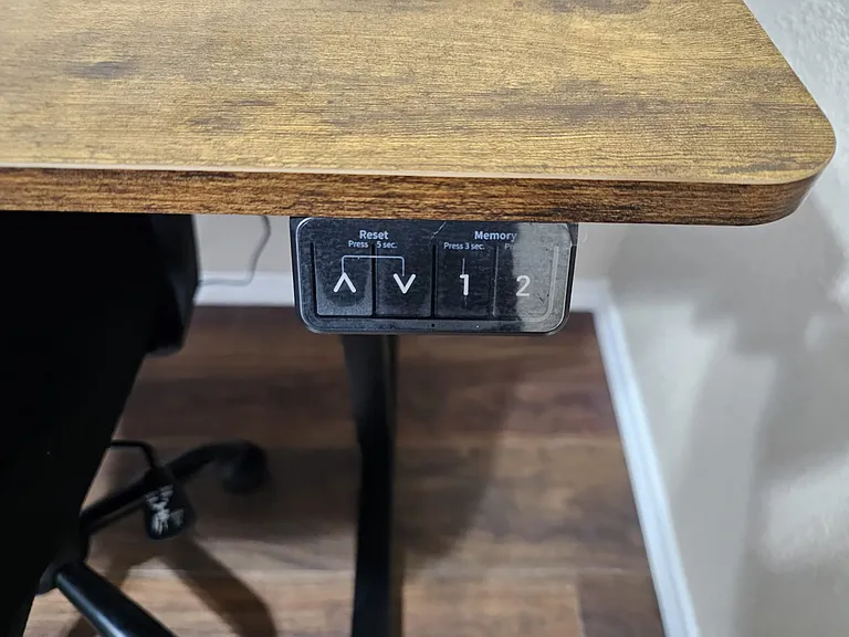 Motorized desk