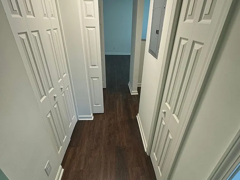 411 Parkway — Photo 3