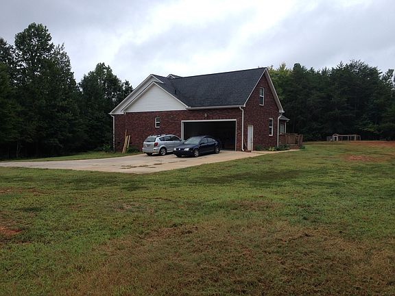 4th image of 1693 Windy Hill Ln