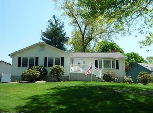 86 Blackstone Ln, East Hartford, CT 06108